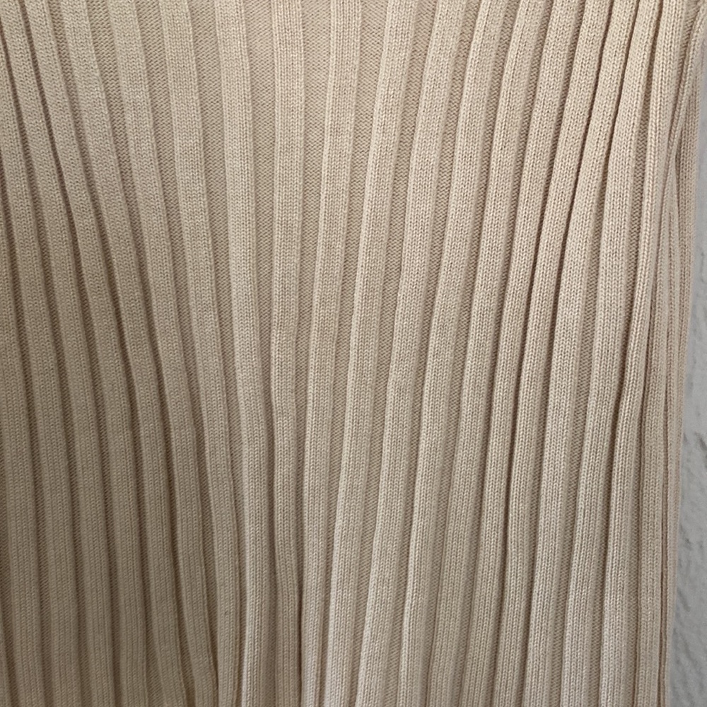 SHEIN Ribbed Crop Tank - Picture 2 of 2